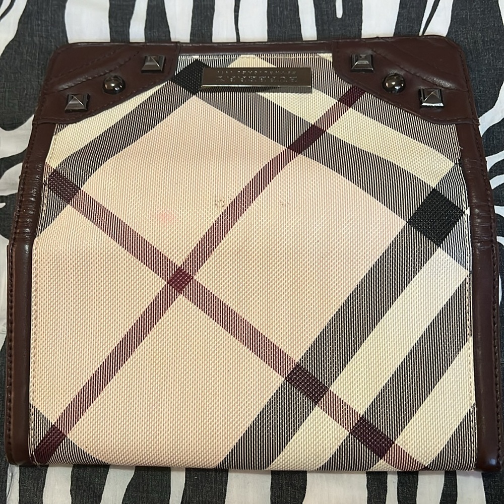 BURBERRY | Nova Check Studded Wallet - Picture 6 of 12